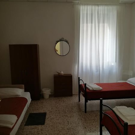 Leda B&B Ліворно Екстер'єр фото